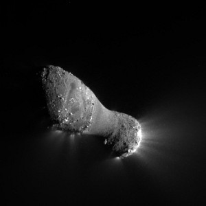 探査機EPOXIによるハートレイ彗星の画像